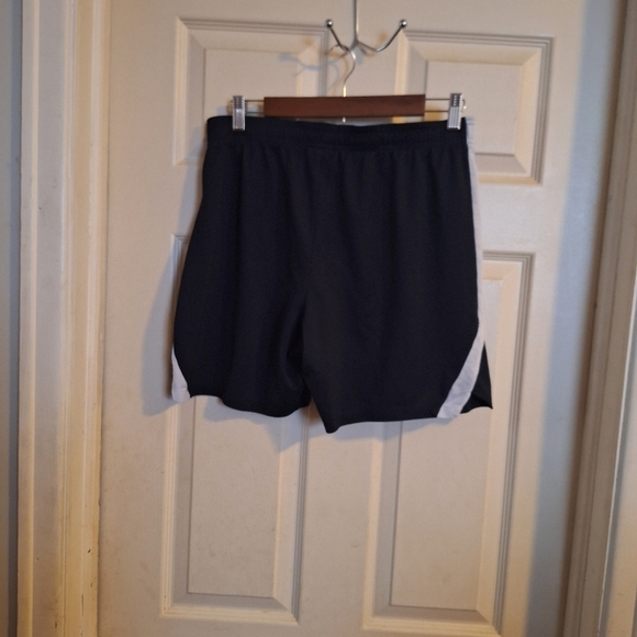 Nike Men's shorts large - Picture 3 of 4